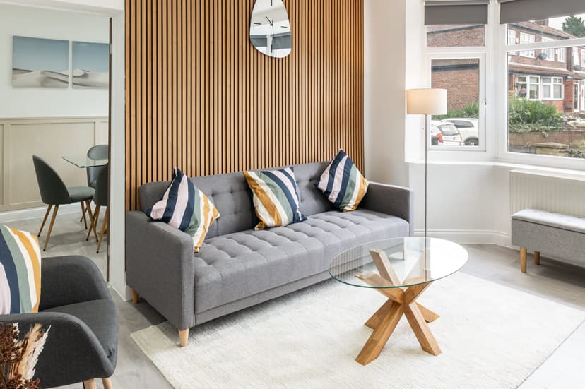 Image 1:4 bedroom Detached house to rent