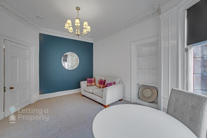 Image 1:2 bedroom Apartment or flat to rent