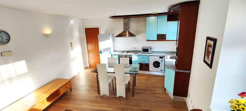 Image 3:2 bedroom Apartment or flat to rent