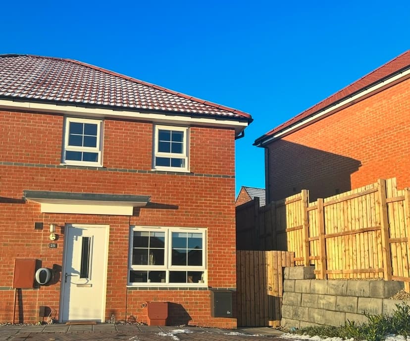 Image 1:3 bedroom Semi-detached house to rent