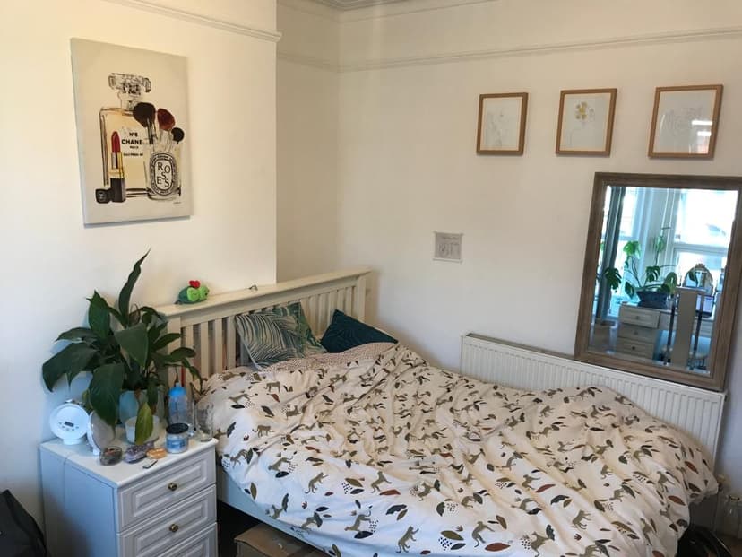 Image 3:5 bedroom Semi-detached house to rent