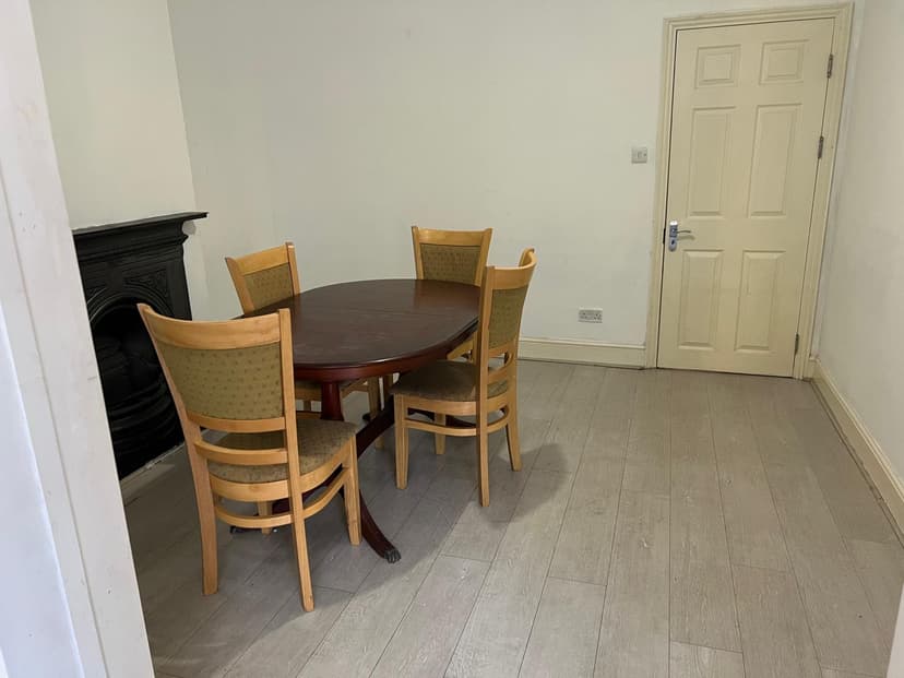 Image 2:4 bedroom Terraced house to rent