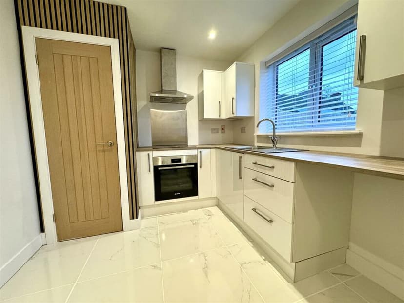 Image 2:2 bedroom Semi-detached house to rent