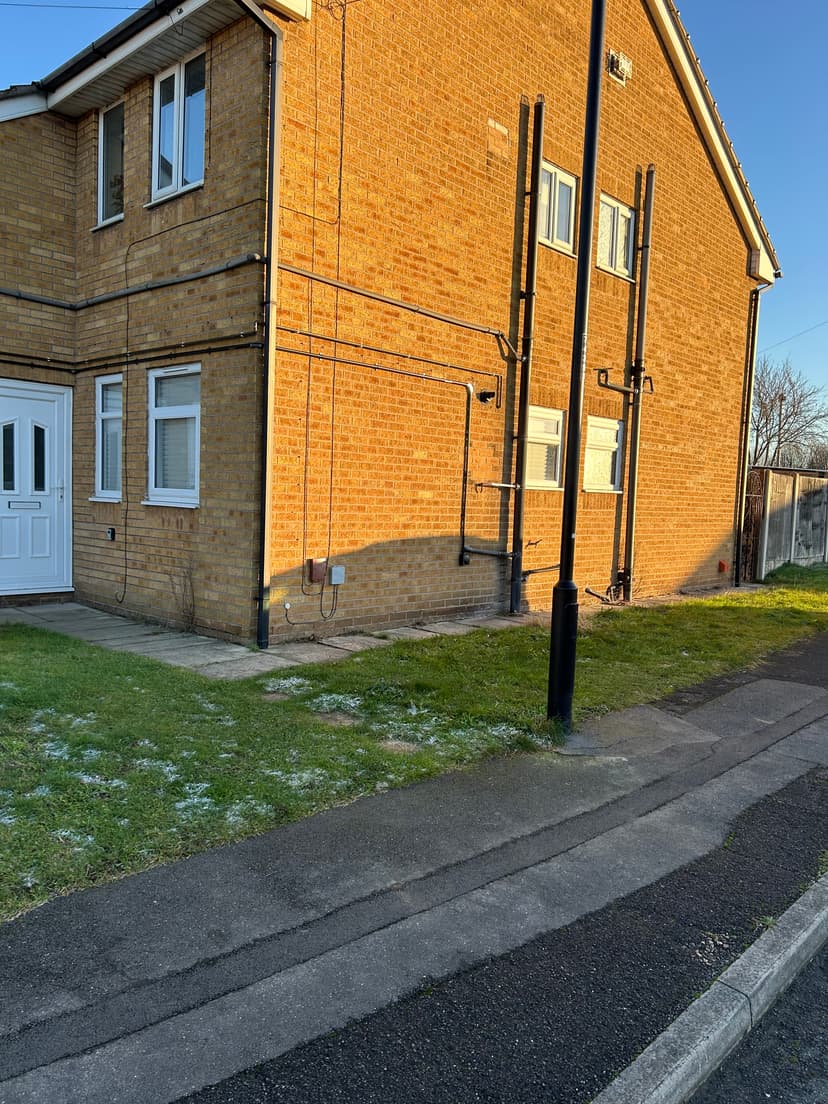 Image 1:2 bedroom Ground floor maisonette to rent