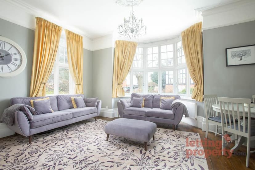 Image 2:3 bedroom Flat to rent