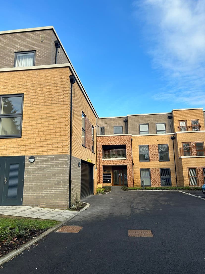 Image 1:2 bedroom Apartment or flat to rent