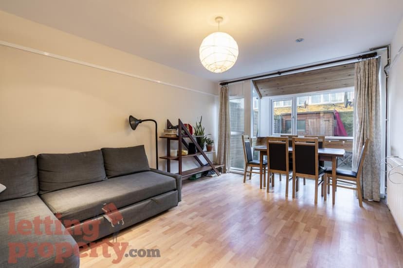 Image 2:4 bedroom Terraced house to rent