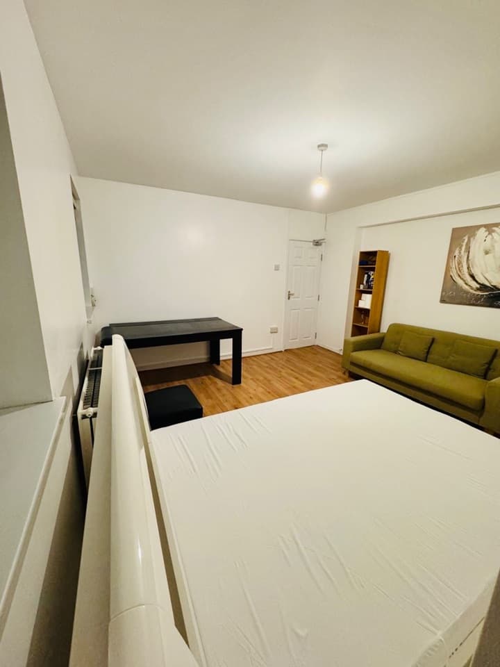 Image 3:4 bedroom House share to rent