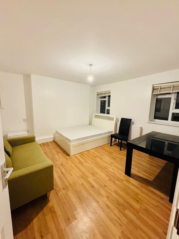 Image 2:4 bedroom House share to rent