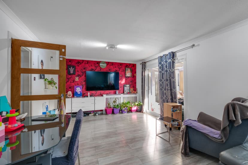 Image 2:6 bedroom Semi-detached house to rent