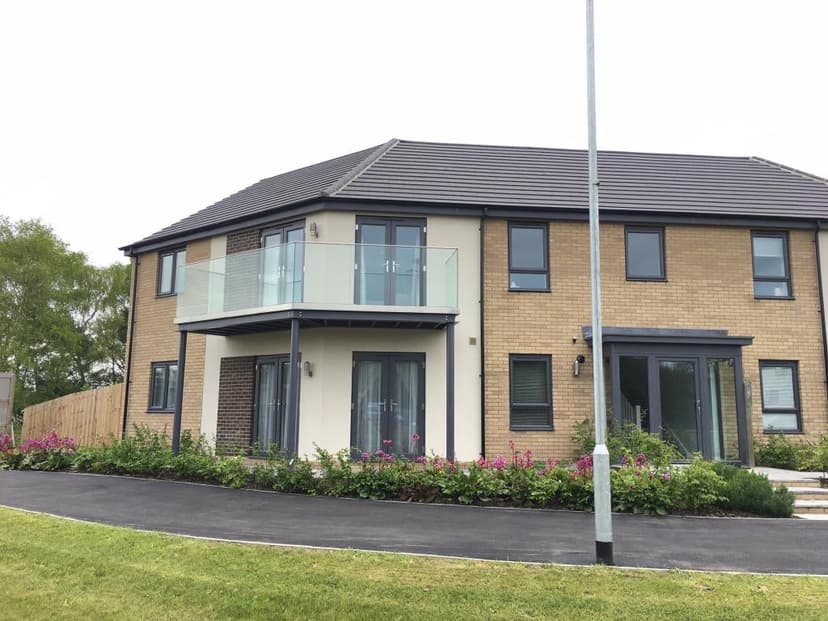 Image 1:2 bedroom Apartment or flat to rent