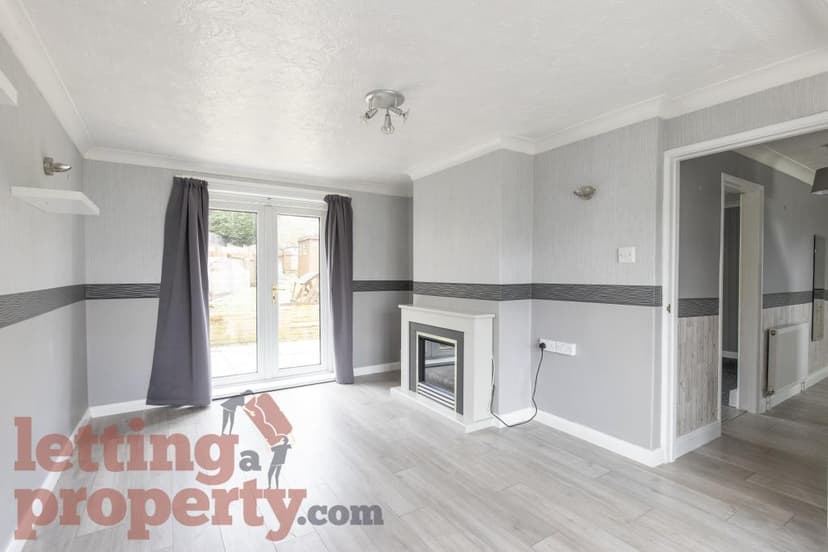 Image 2:3 bedroom End-of-terrace house to rent