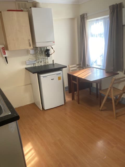 Image 3: Studio Apartment or flat to rent