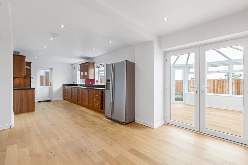 Image 3:4 bedroom Detached house to rent