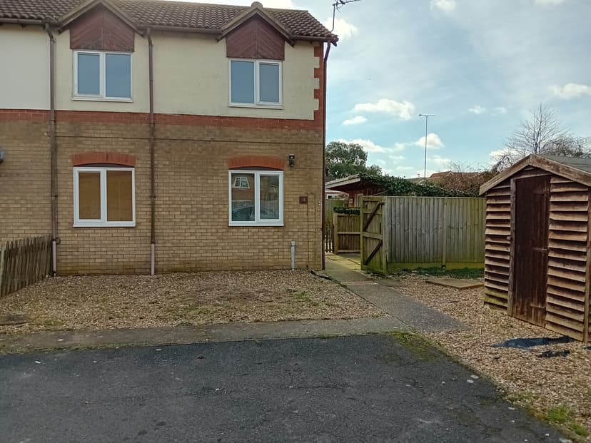 Image 1:2 bedroom Semi-detached house to rent