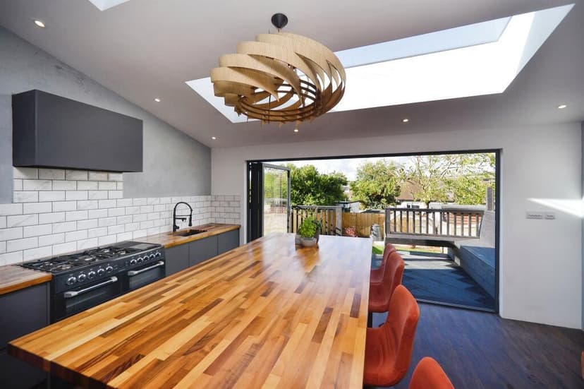 Image 2:4 bedroom Terraced house to rent