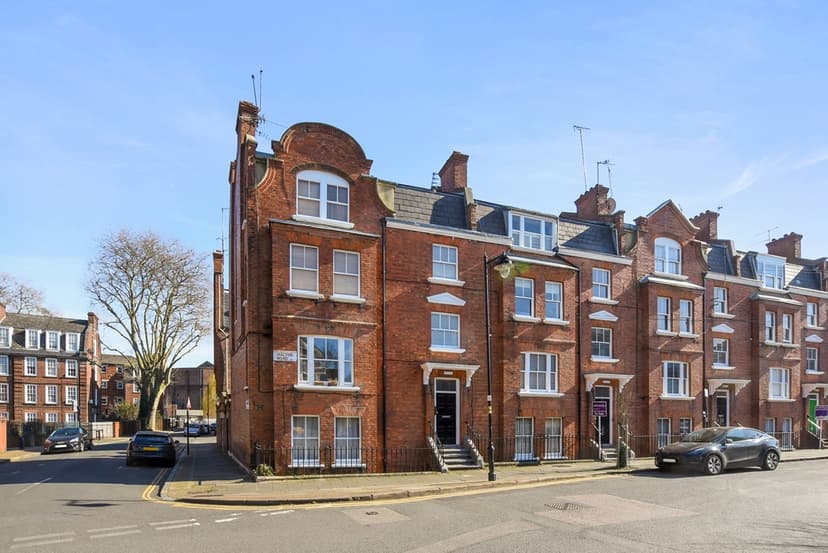 Image 1:1 bedroom Apartment or flat to rent