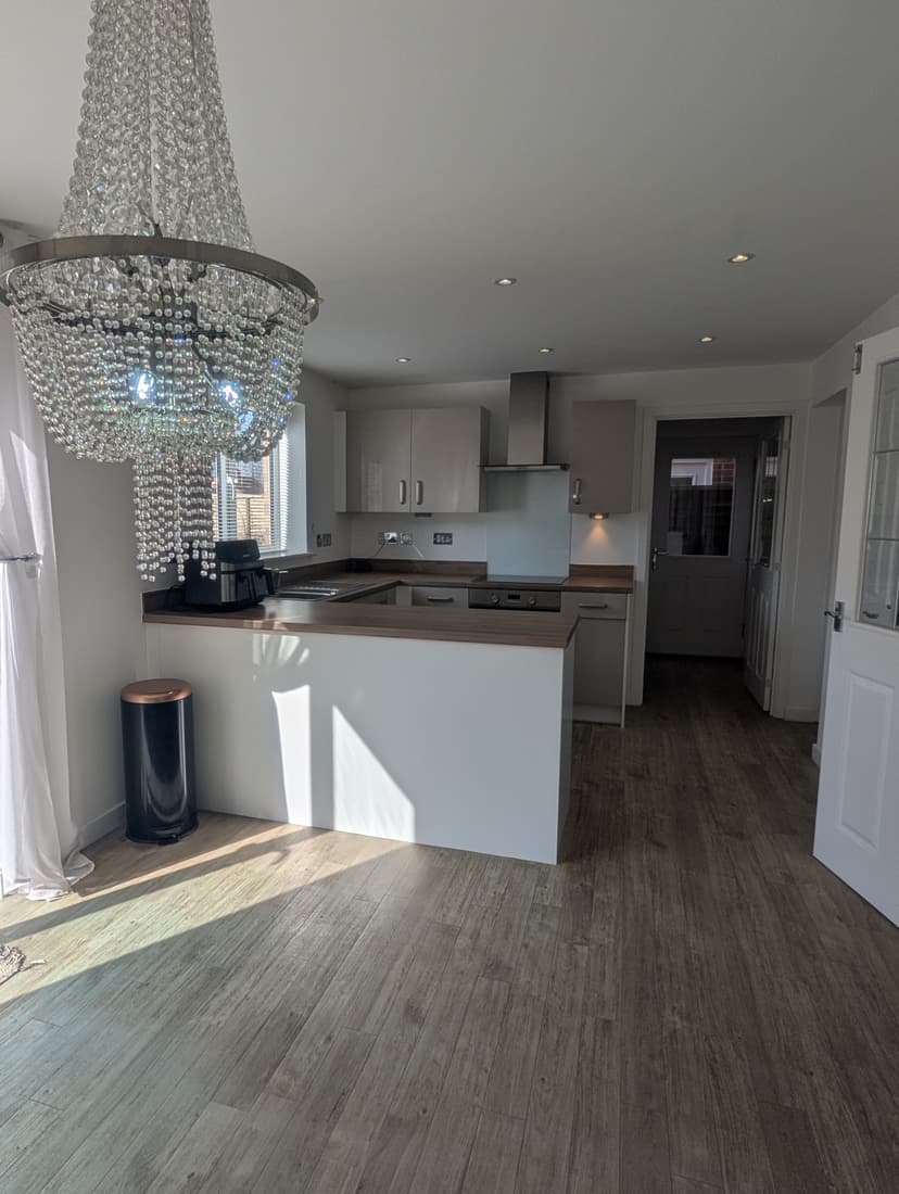 Image 3:5 bedroom Detached house to rent