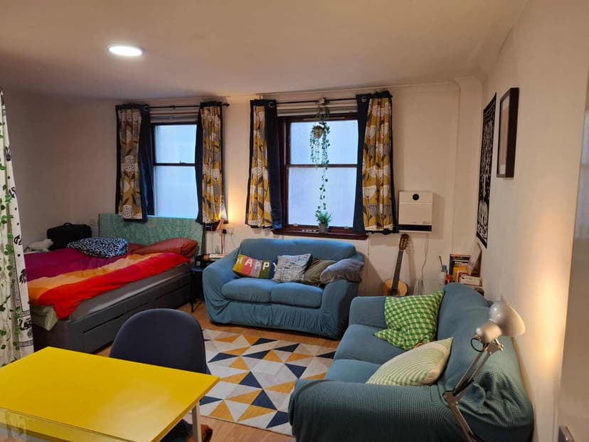 Image 2: Studio Maisonette to rent