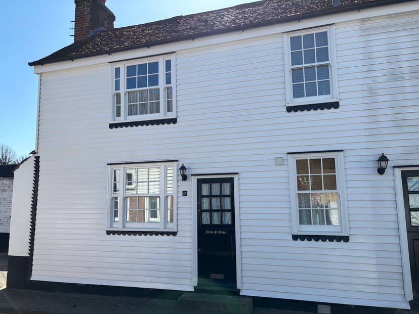 Image 1:1 bedroom Semi-detached house to rent