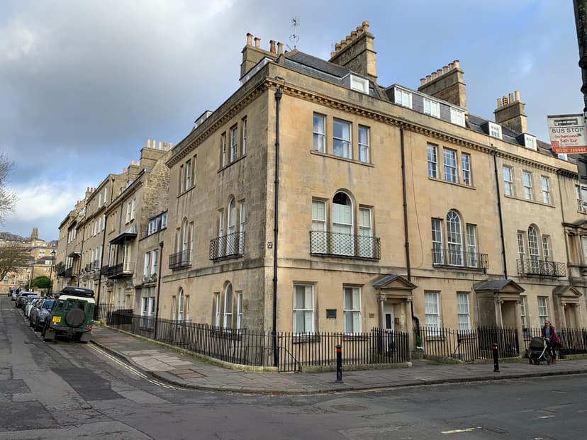 Image 1:1 bedroom Apartment or flat to rent