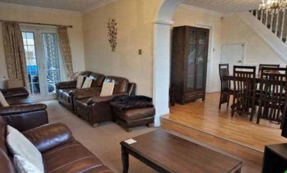 Image 3:4 bedroom End-of-terrace house to rent