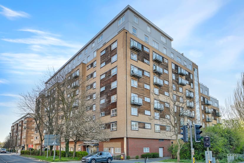 Image 1:1 bedroom Apartment or flat to rent