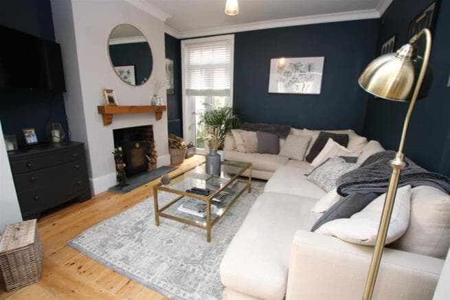 Image 2:3 bedroom End-of-terrace house to rent