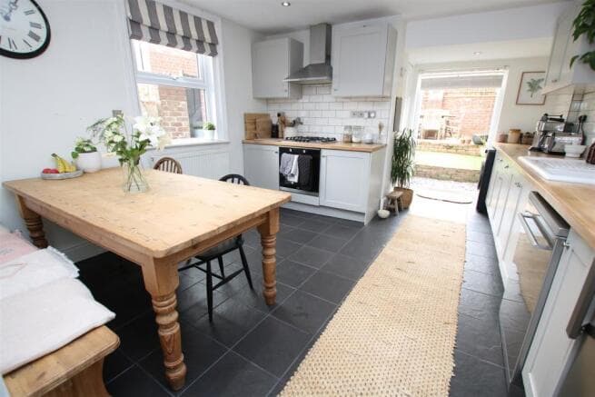 Image 3:3 bedroom End-of-terrace house to rent