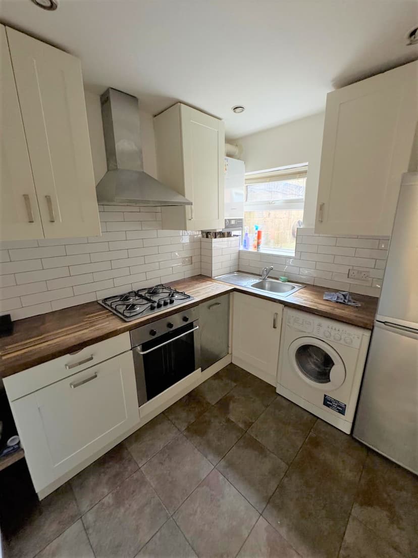 Image 2:1 bedroom Ground floor flat to rent