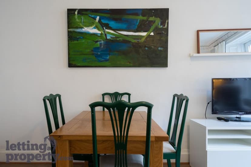 Image 2:2 bedroom Flat to rent