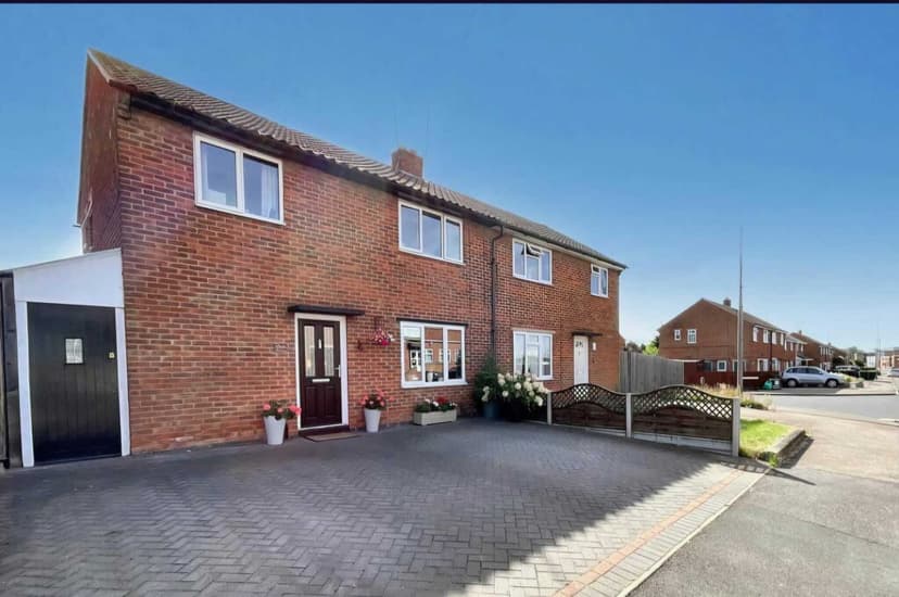 Image 1:3 bedroom Semi-detached house to rent