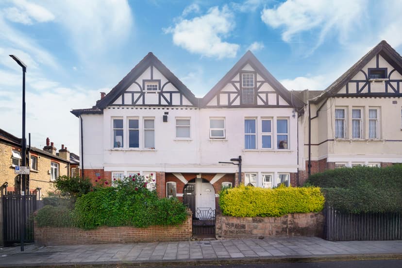 Image 1:4 bedroom Apartment or flat to rent