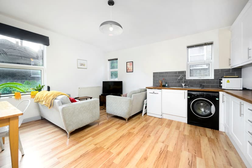 Image 3:4 bedroom Apartment or flat to rent