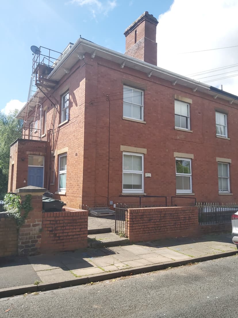 Image 1:2 bedroom Apartment or flat to rent