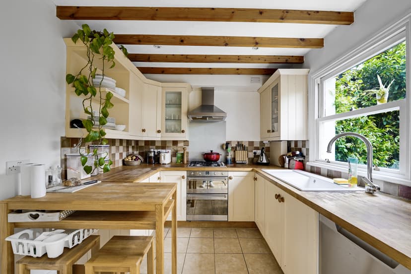 Image 3:4 bedroom End-of-terrace house to rent