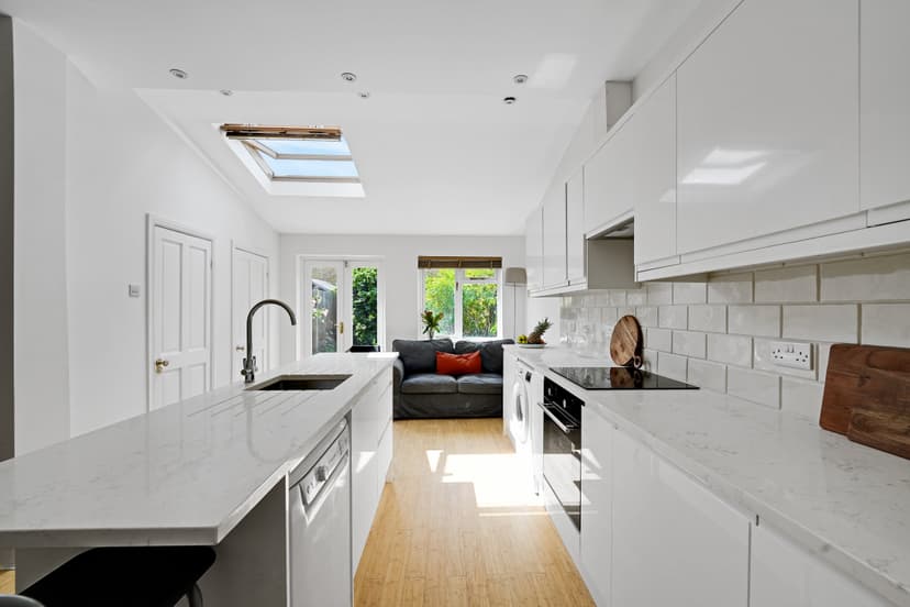 Image 1:4 bedroom Terraced house to rent