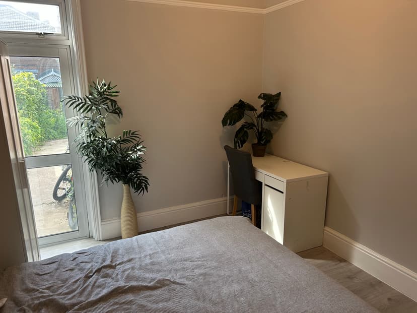 Image 2:5 bedroom House share to rent