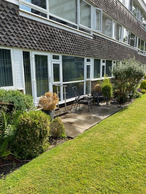 Image 2:2 bedroom Ground floor flat to rent