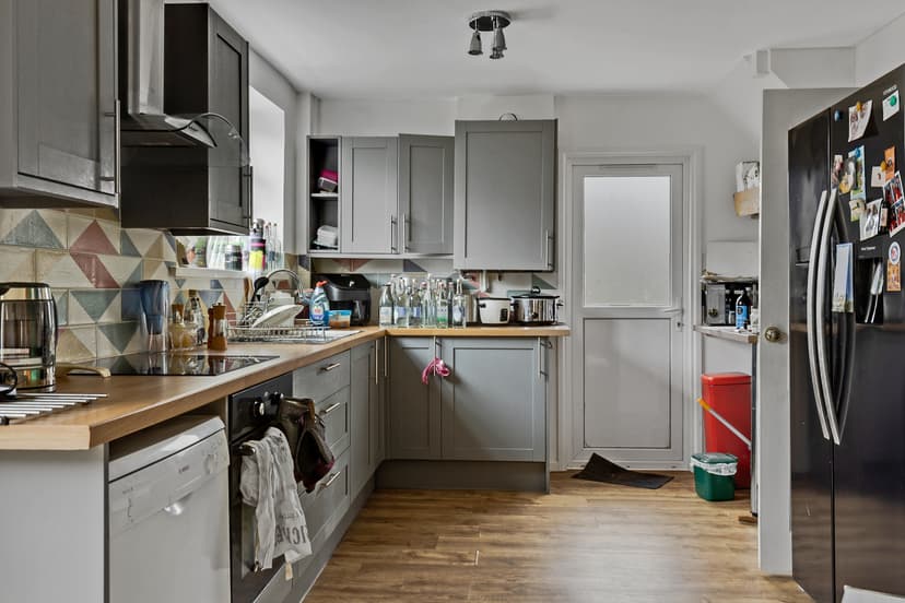 Image 2:3 bedroom End-of-terrace house to rent