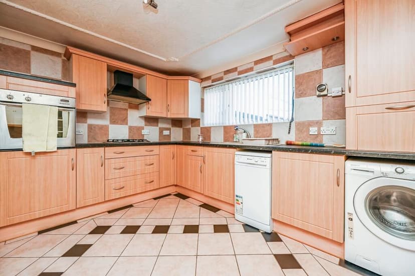 Image 2:3 bedroom End-of-terrace house to rent