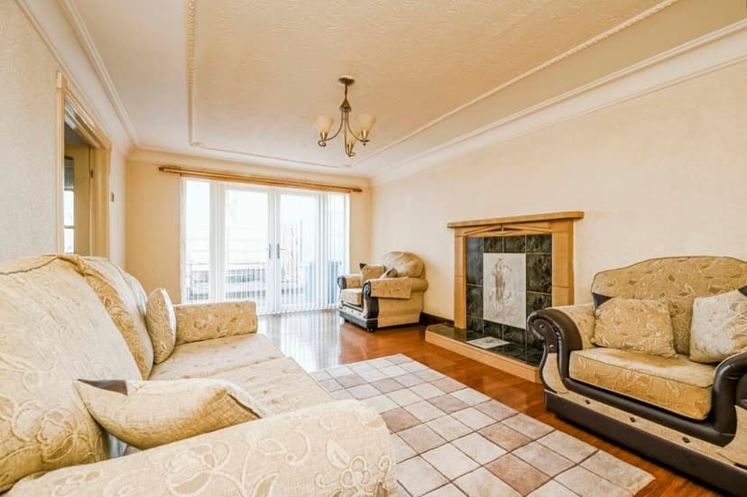 Image 1:3 bedroom End-of-terrace house to rent