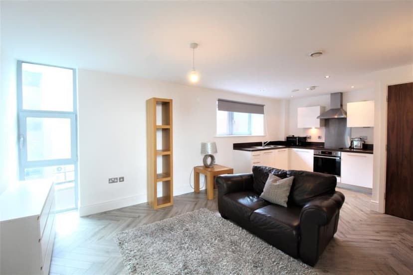 Image 1:1 bedroom Apartment or flat to rent