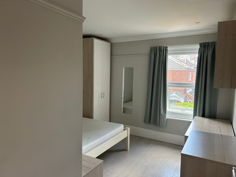 Image 2:5 bedroom House share to rent