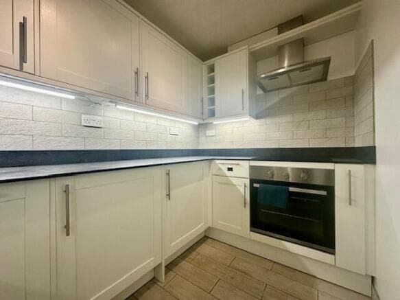 Image 1:2 bedroom Apartment or flat to rent