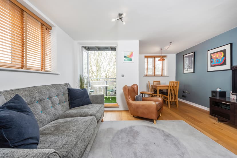 Image 1:2 bedroom Apartment or flat to rent