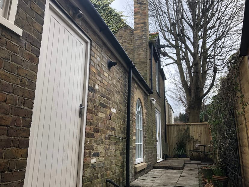 Image 2:1 bedroom Detached house to rent