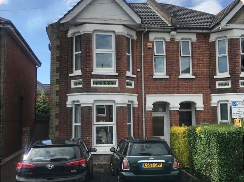 Image 1:5 bedroom House share to rent