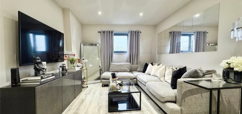 Image 1:2 bedroom Apartment or flat to rent