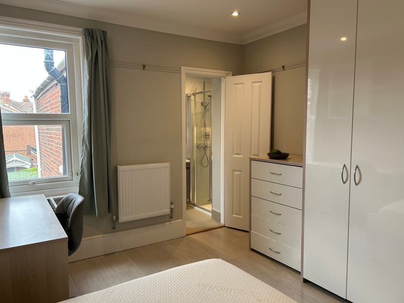 Image 2:5 bedroom House share to rent